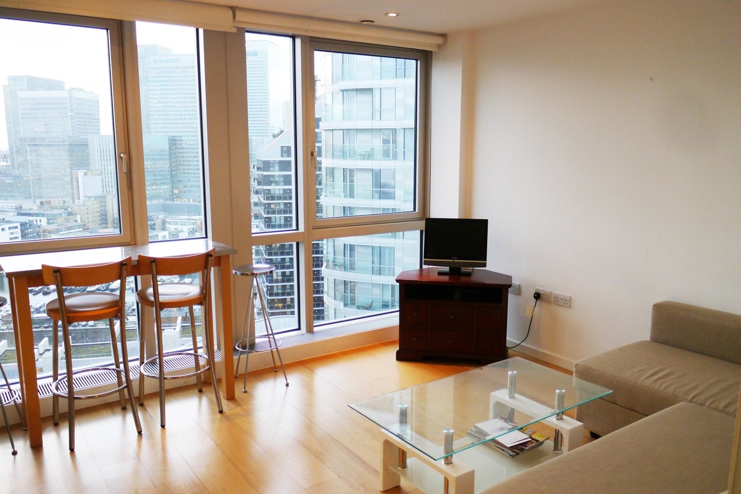 Flat Fairmont Avenue in Greater London