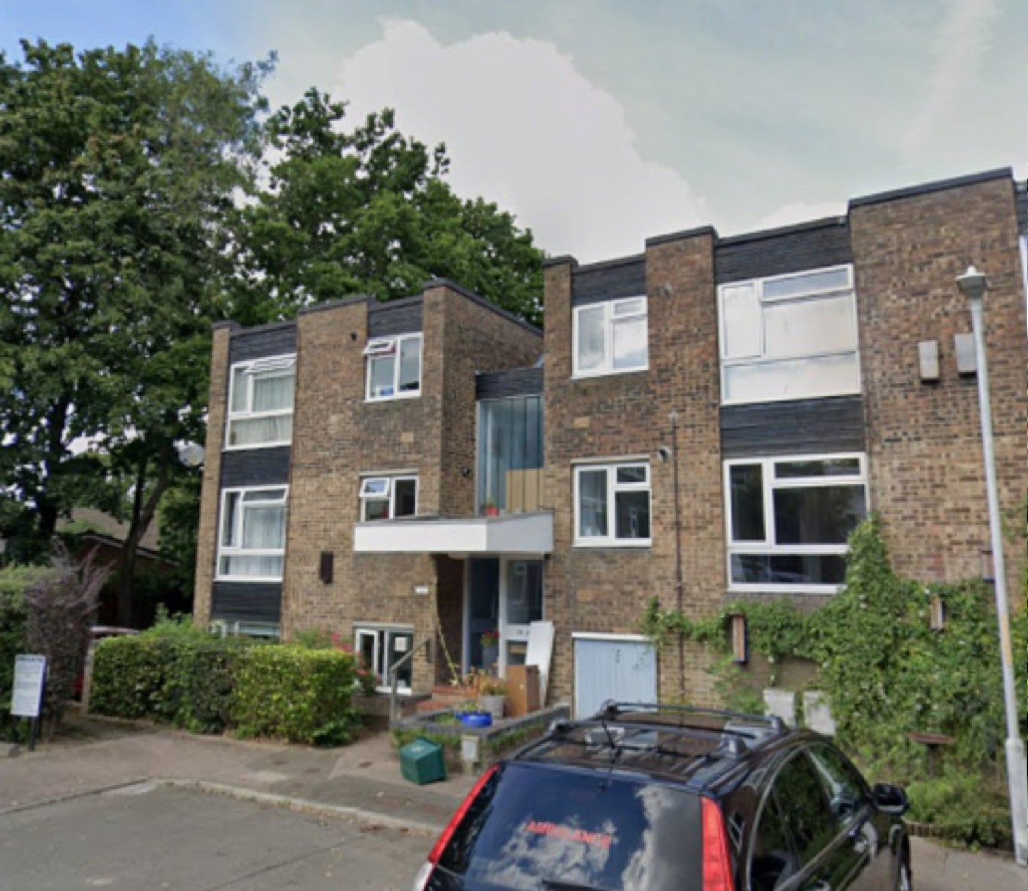 Flat Scotts Way in Tunbridge Wells
