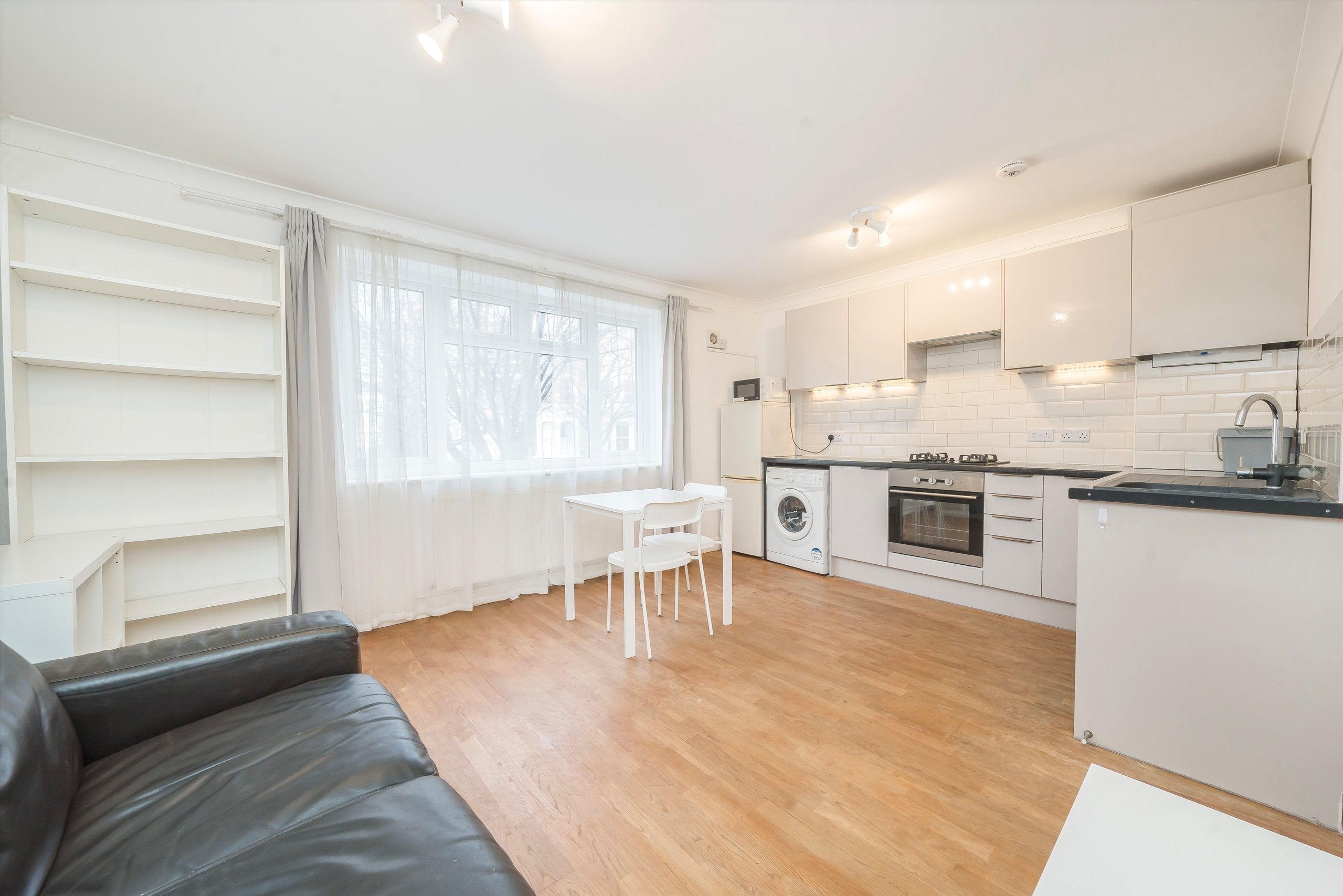 Flat Netherwood Road in Greater London
