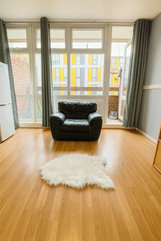 Room Stewarts Road in Greater London