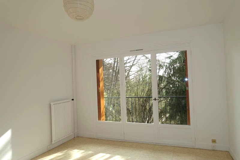 Flat Rue Charles de Gaulle in Bures-sur-Yvette