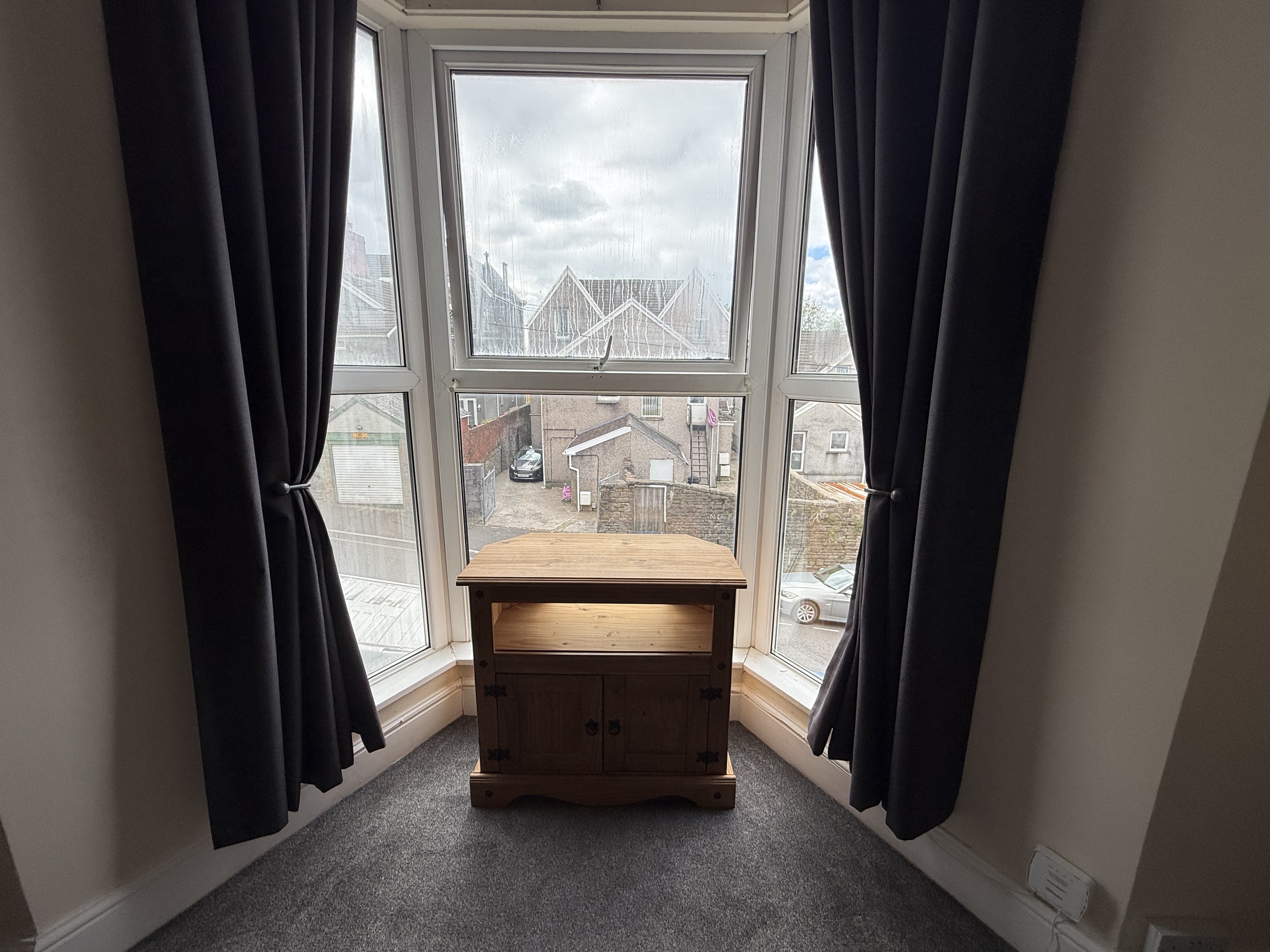 Room Cromwell Street in Swansea