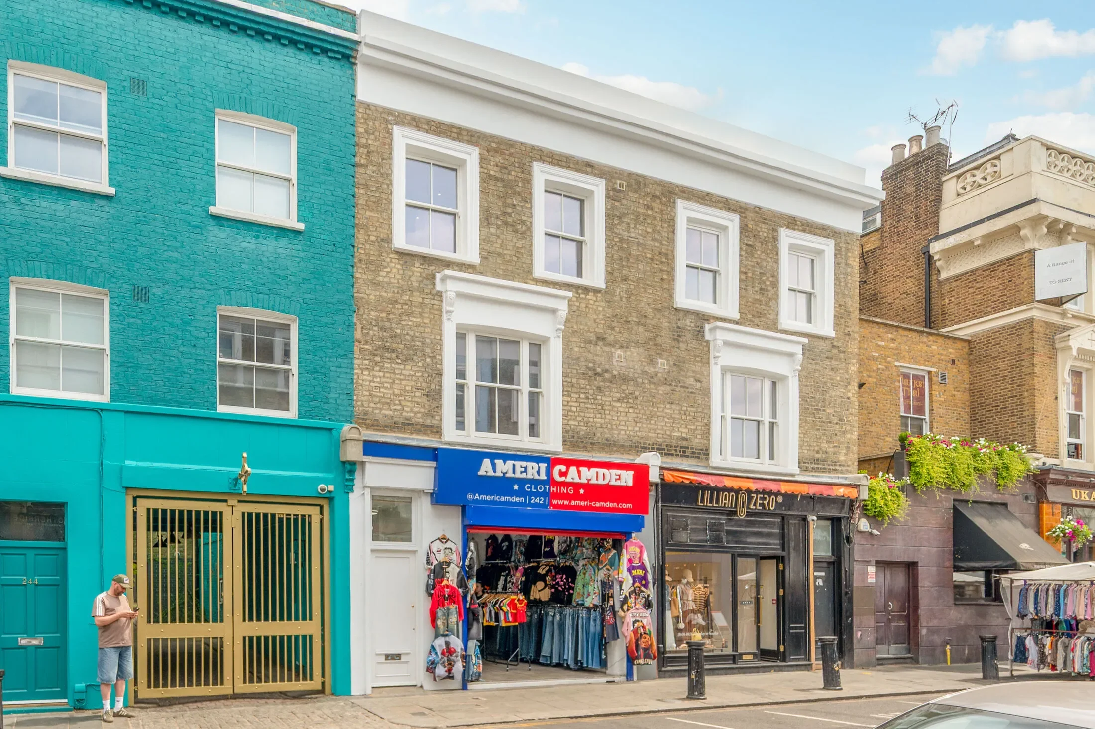 Flat Portobello Road in Greater London