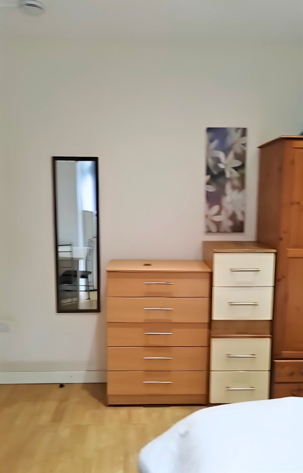 Room Leigham Court Road in Greater London