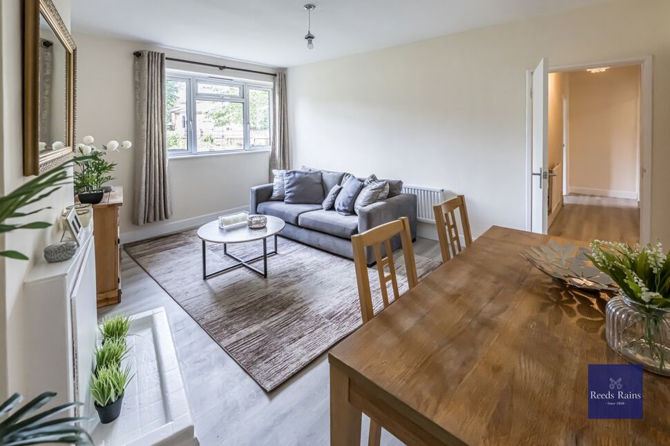 Flat Dibden Row in Greater London