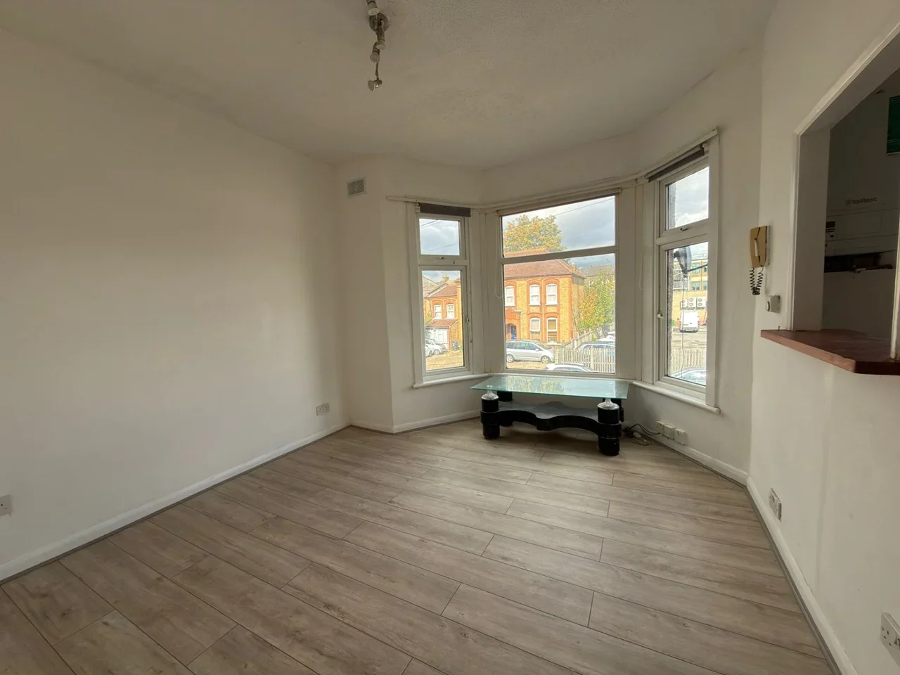 Flat Mansfield Road in Greater London