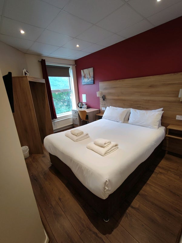 Room Bath Road in Bournemouth