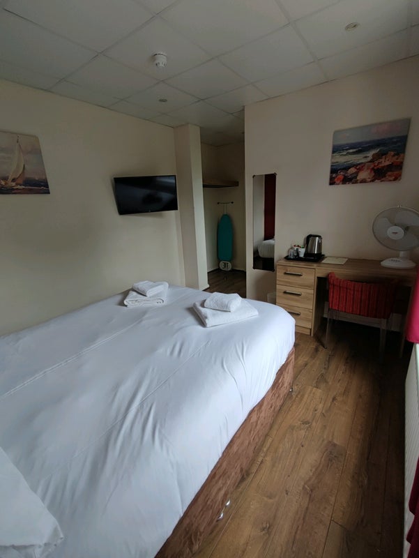 Room Bath Road in Bournemouth
