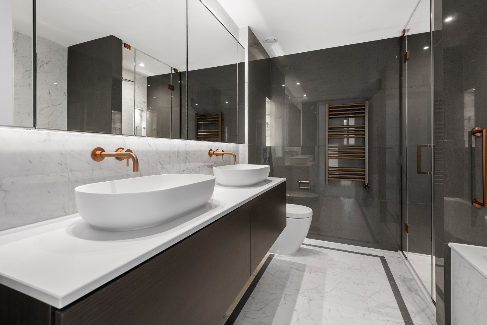 Flat Princess Louise Close in City of Westminster