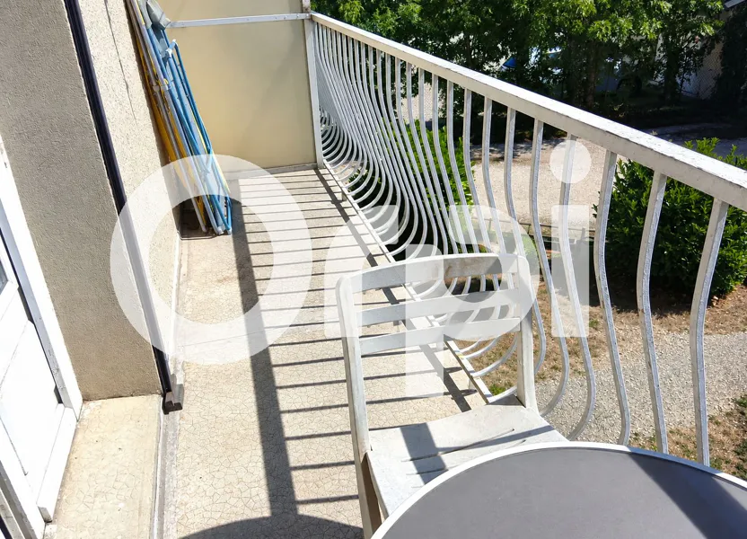 Flat Montée de la Croze in Penol
