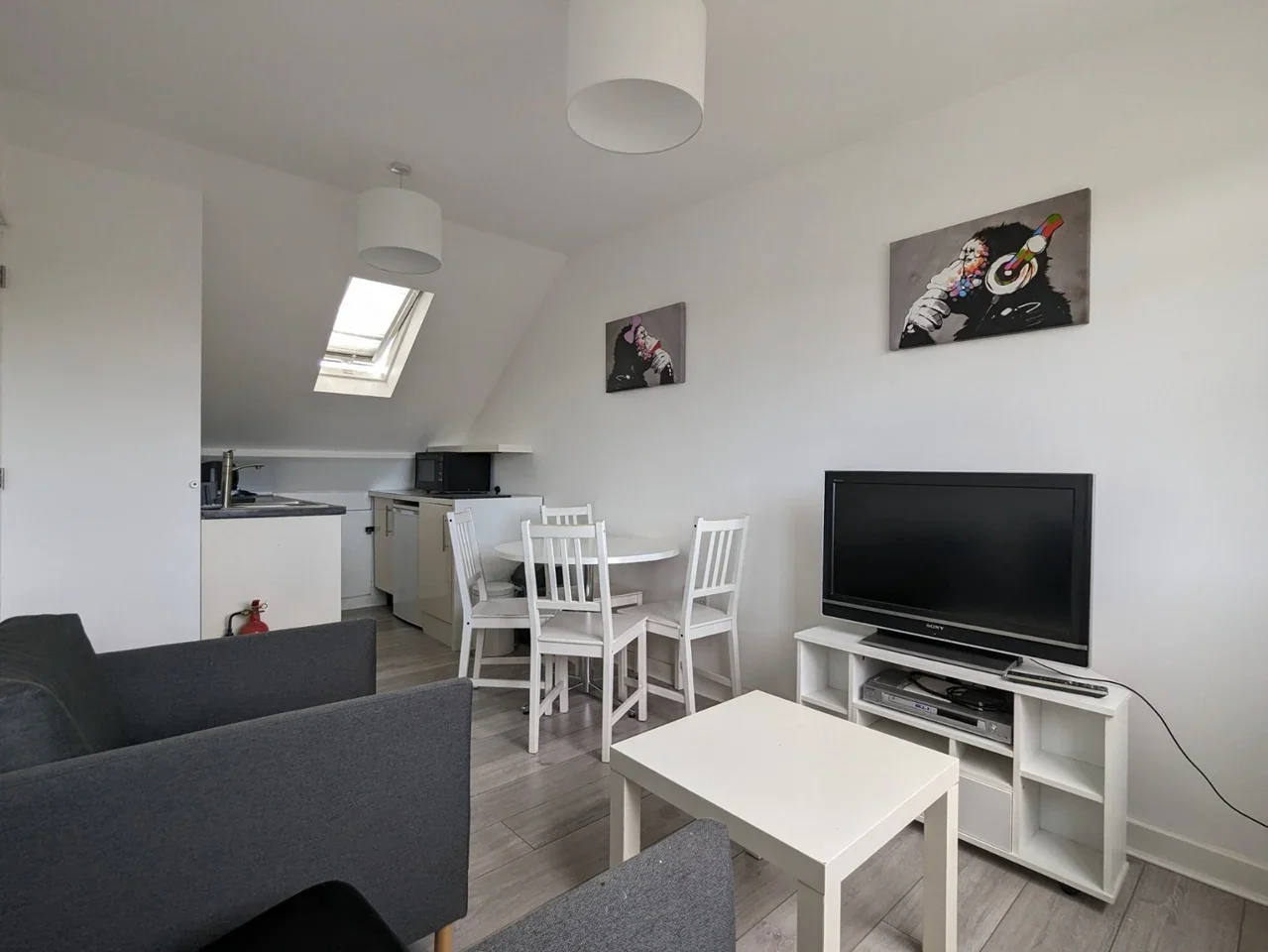 Room Pinkwell Lane in Greater London