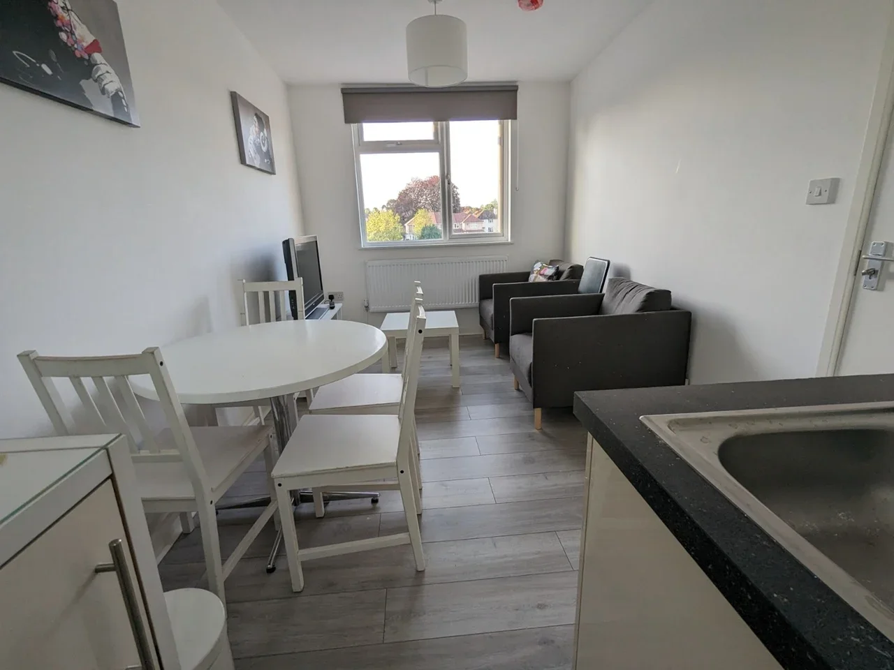 Room Pinkwell Lane in Greater London
