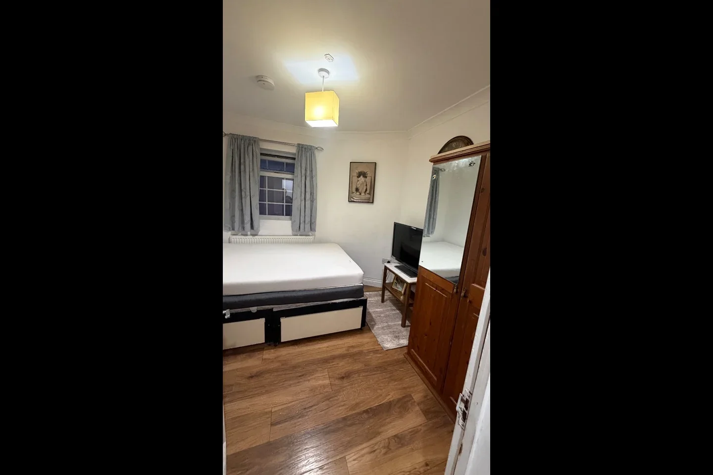 Room Seymour Road in Slough