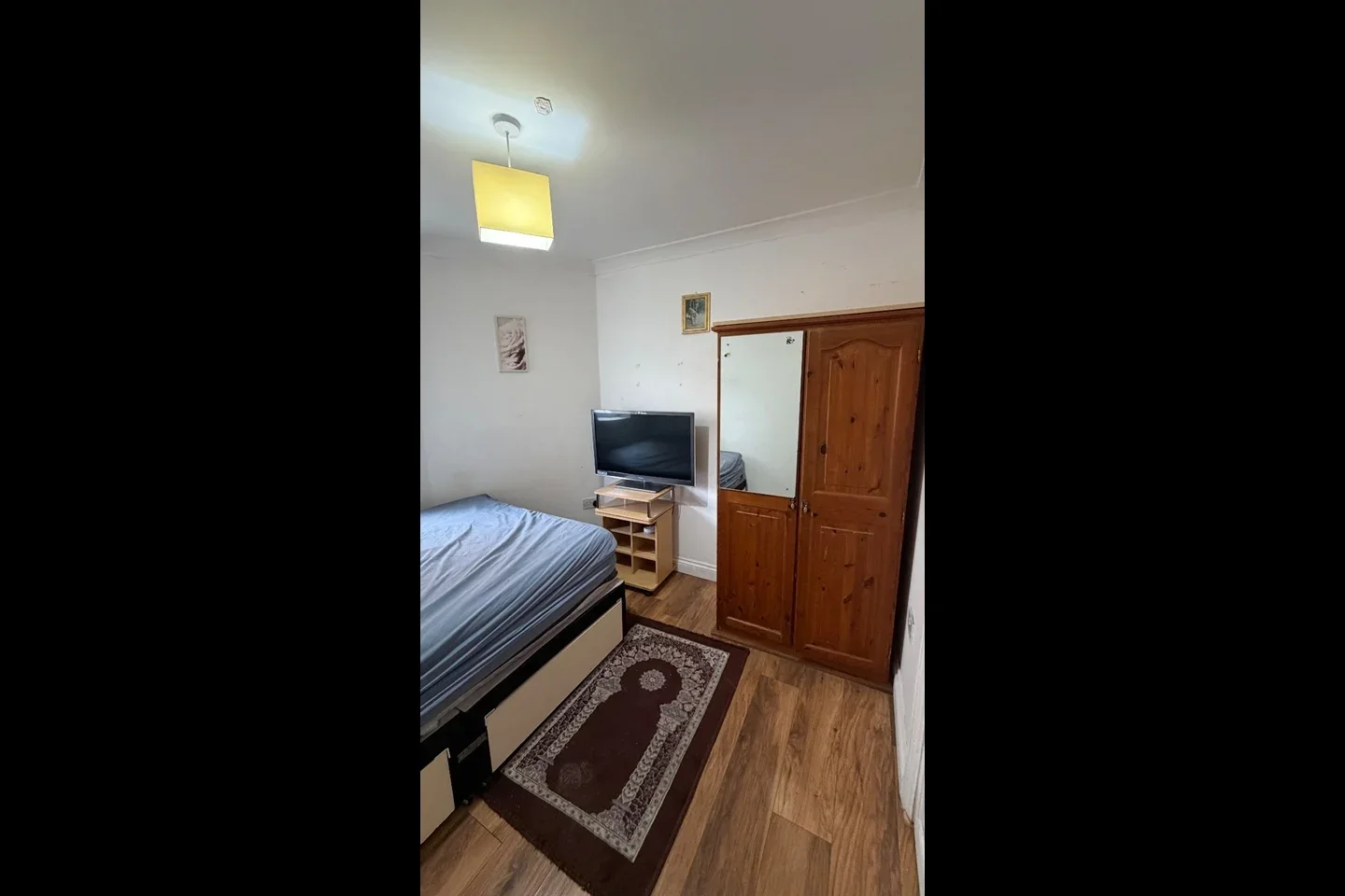 Room Seymour Road in Slough