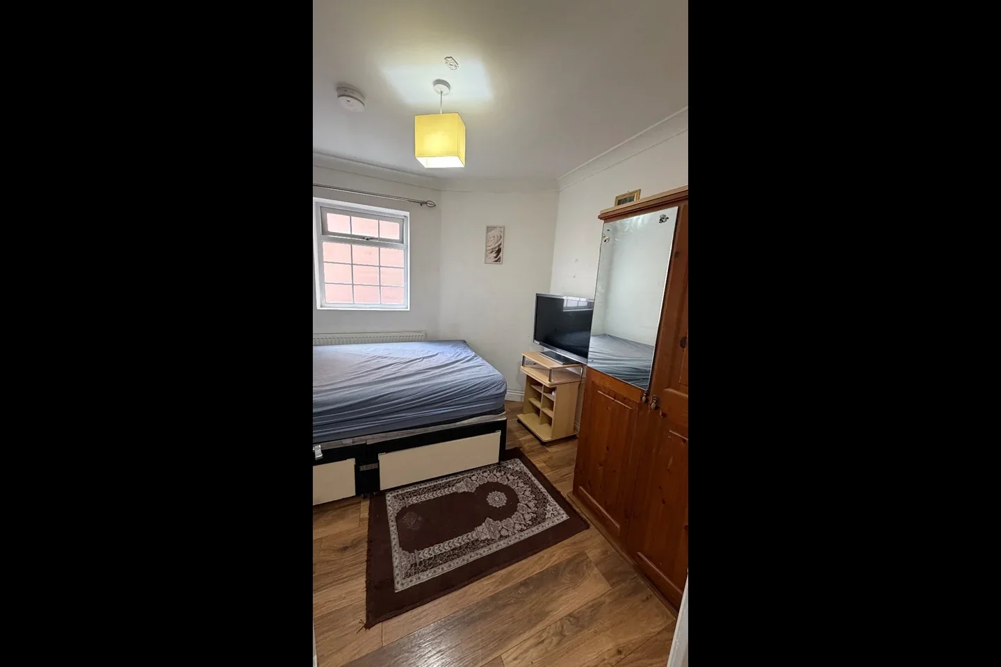 Room Seymour Road in Slough