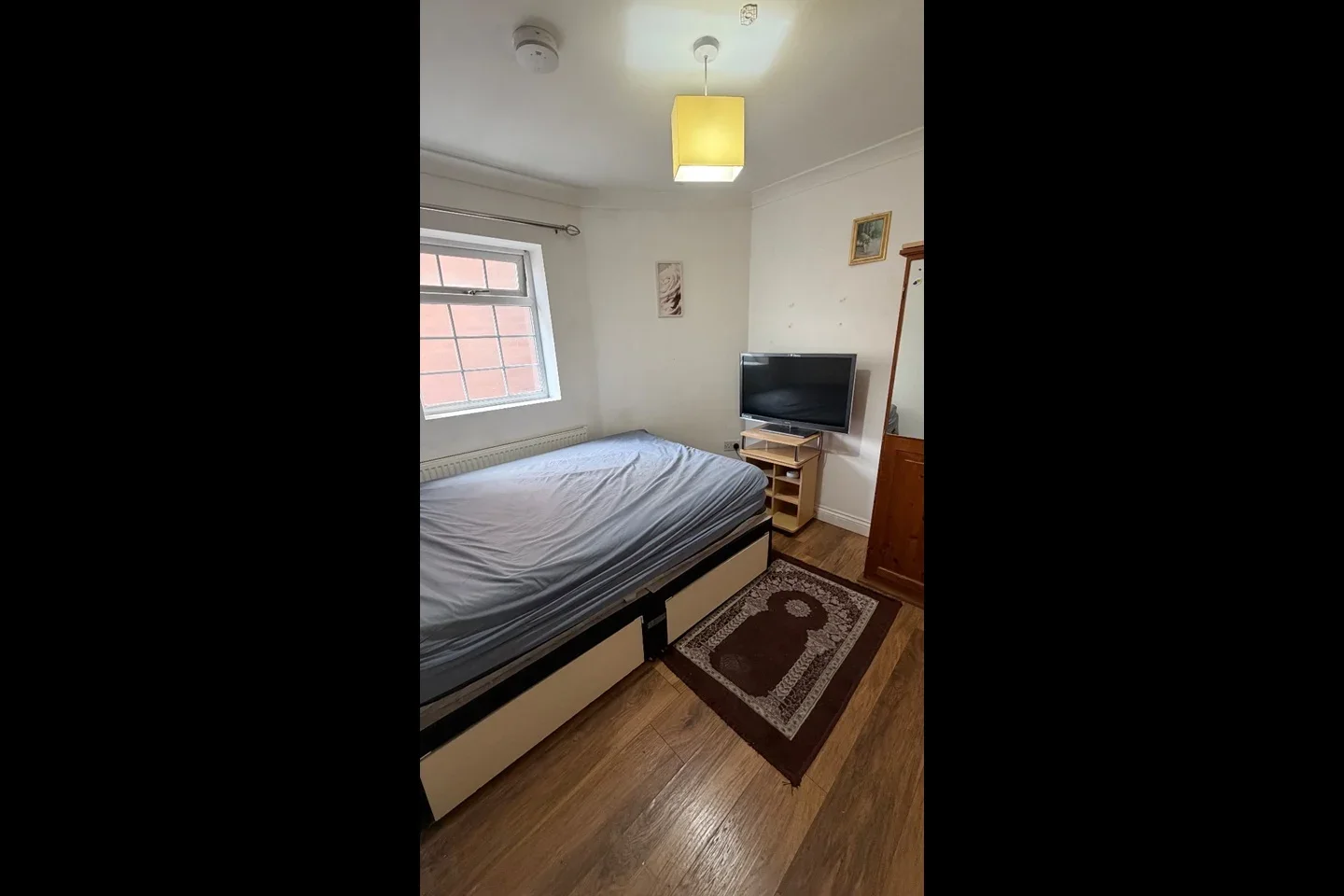 Room Seymour Road in Slough