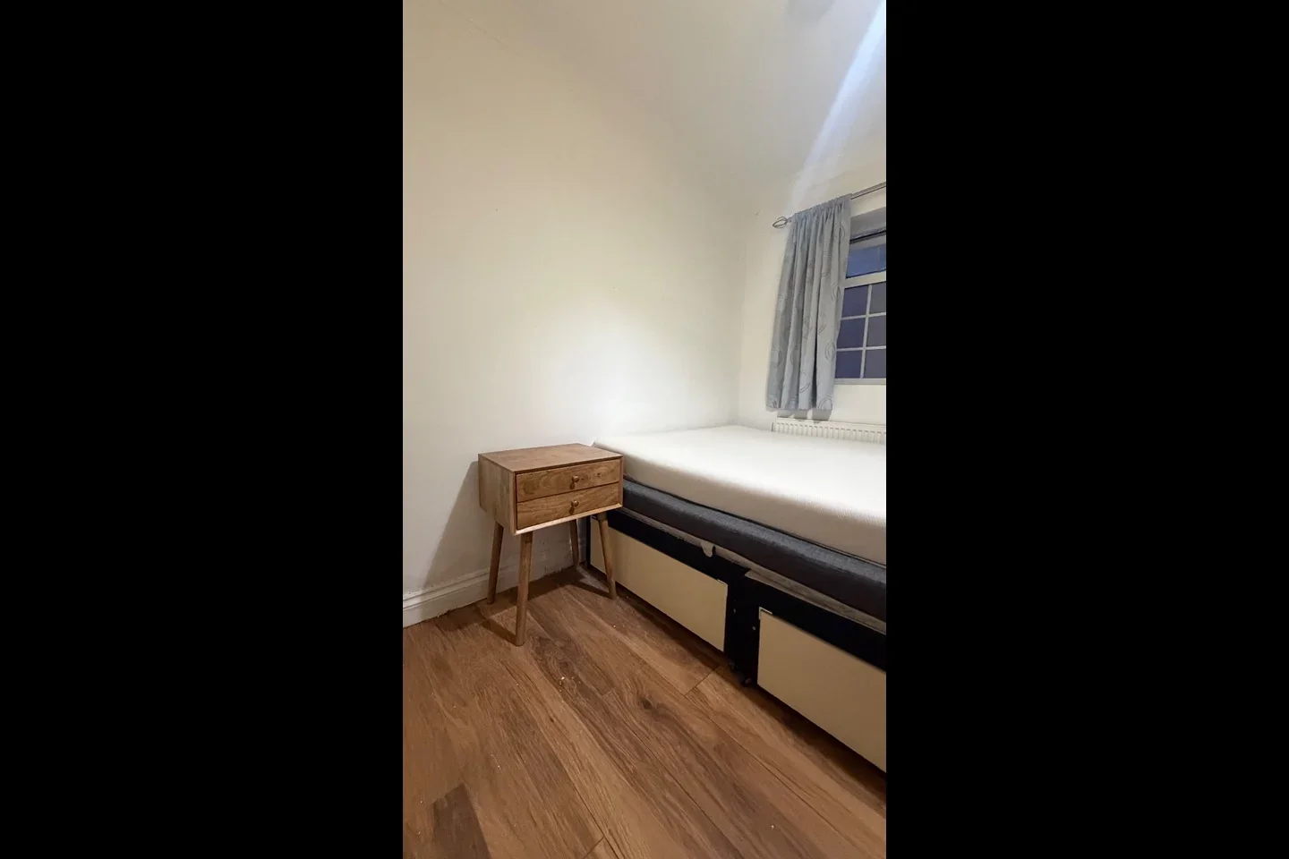 Room Seymour Road in Slough