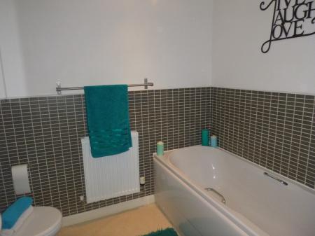 Flat Spa Road in Atherton