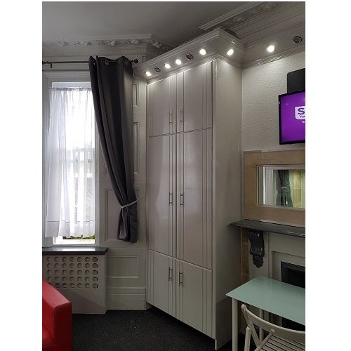 Room Stockwell Road in Greater London