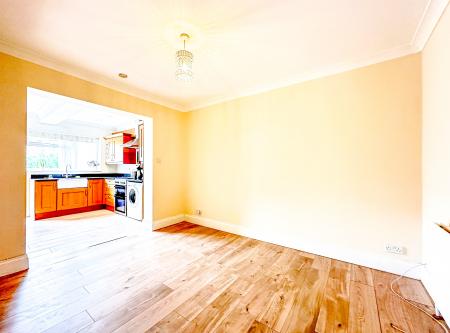 Flat Balmoral Road in Watford