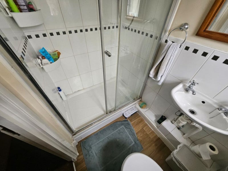 Flat Champs Sur Marne in Bradley Stoke