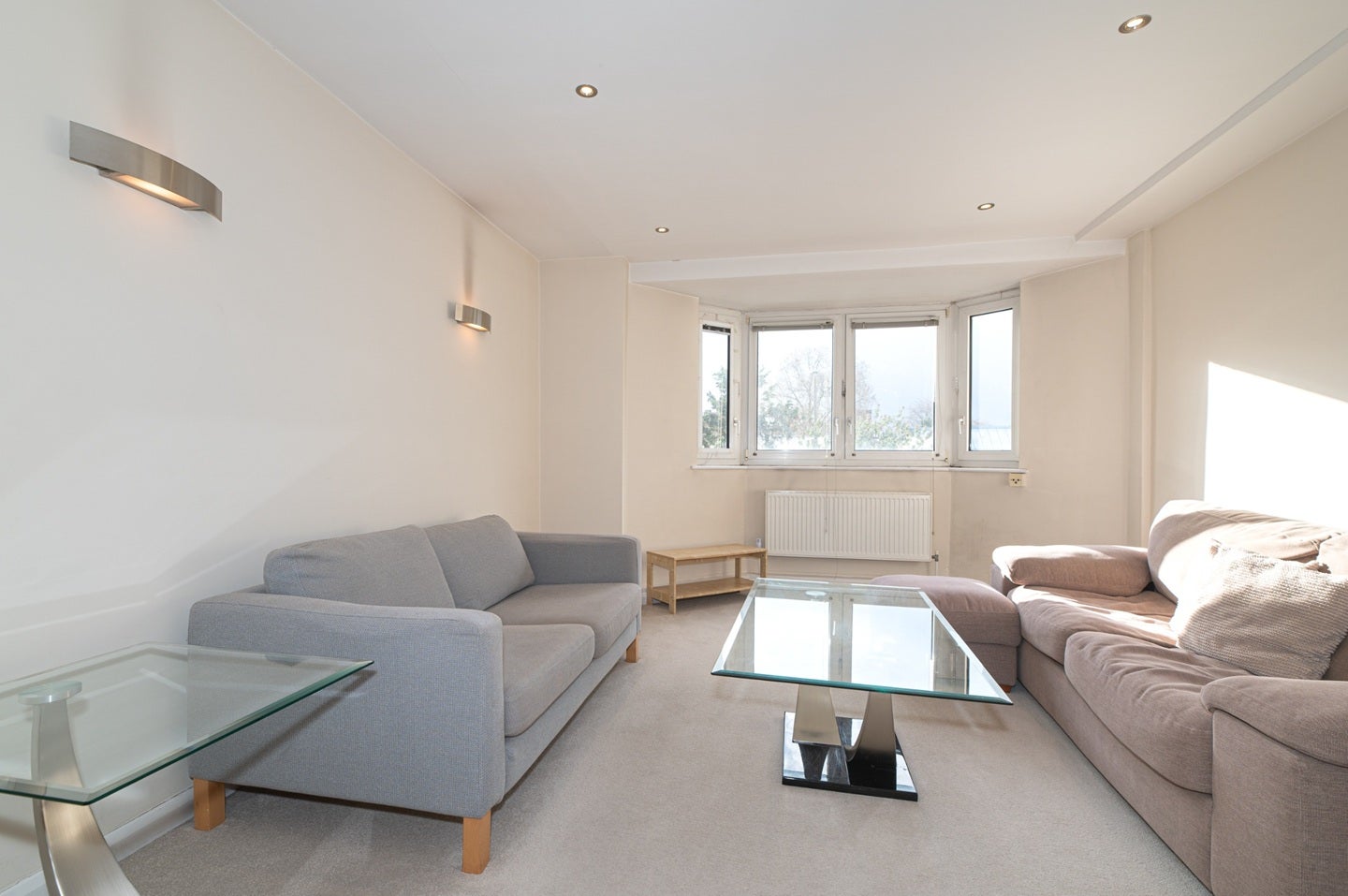 Flat Dryburgh Road in Greater London