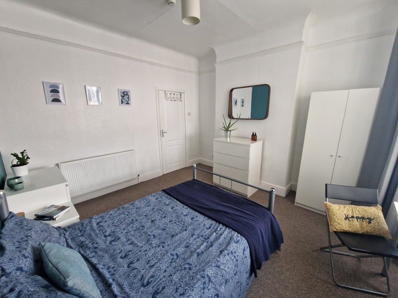 Room Redbourn Street in Liverpool
