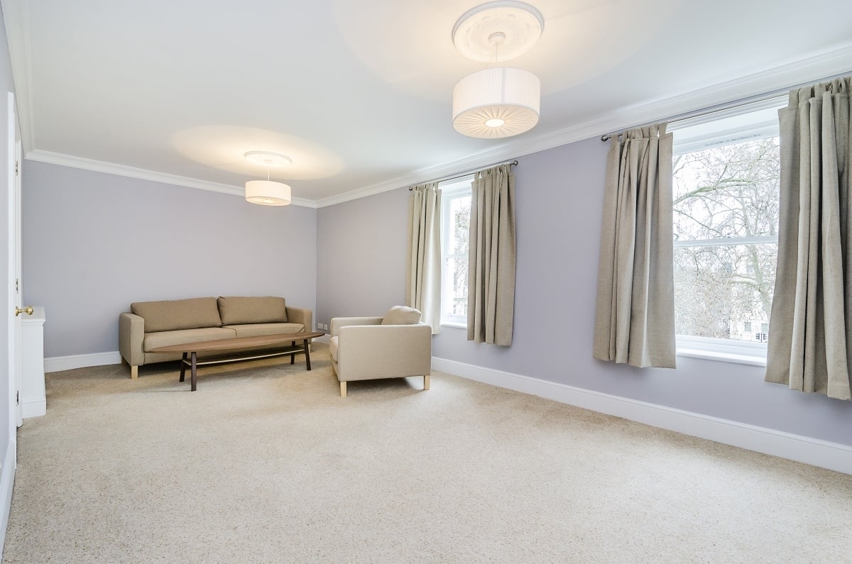Flat Lindsay Square in City of Westminster