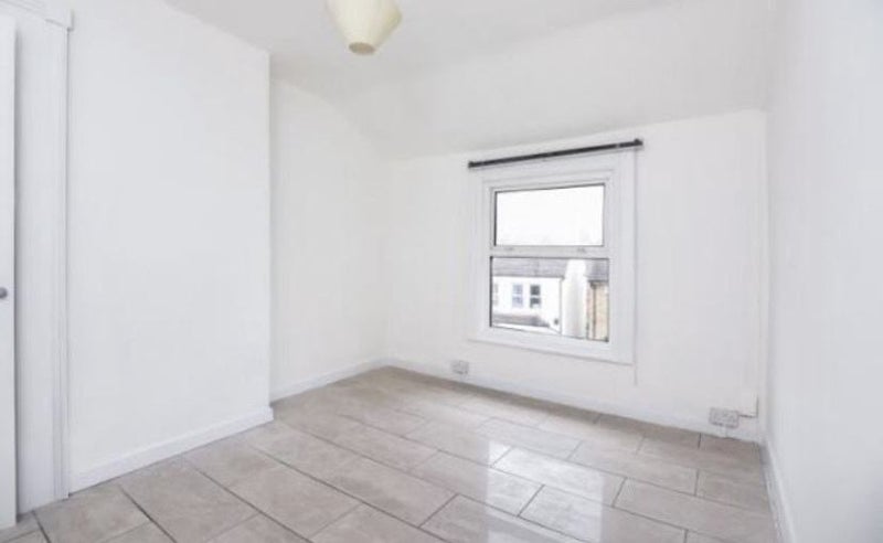 Room Henry Street in Greater London