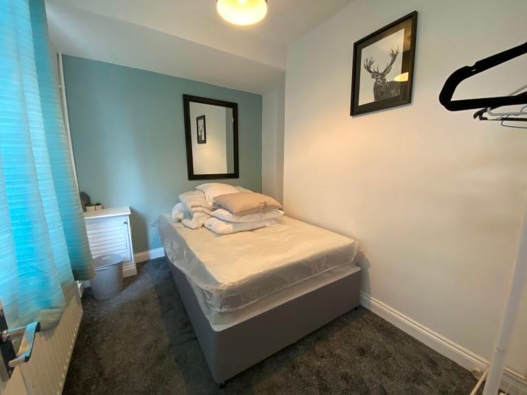 Room Denmark Street in Oxford