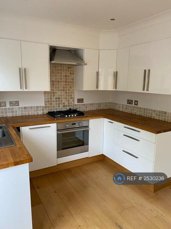House Vokes Close in Southampton