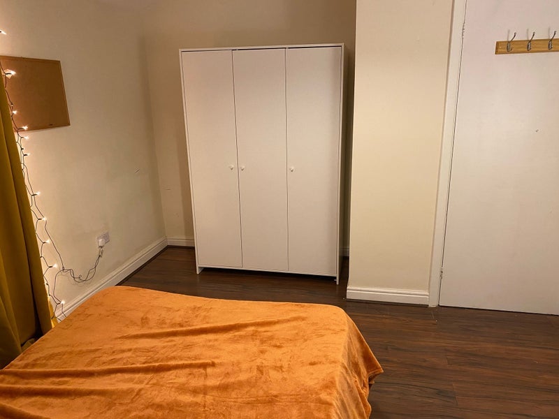 Room Willinton Road in Bristol