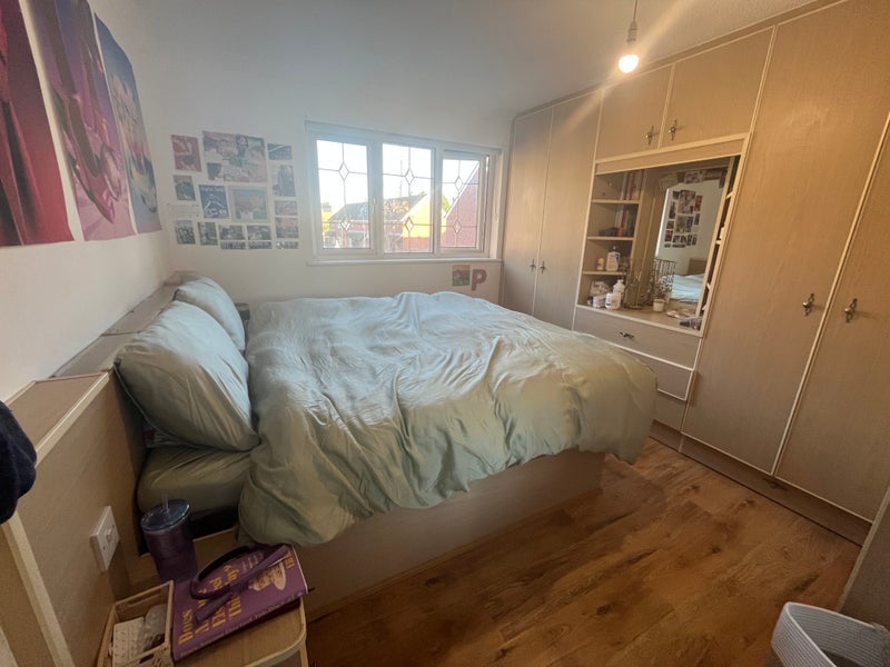 Room Delverton Road in Greater London
