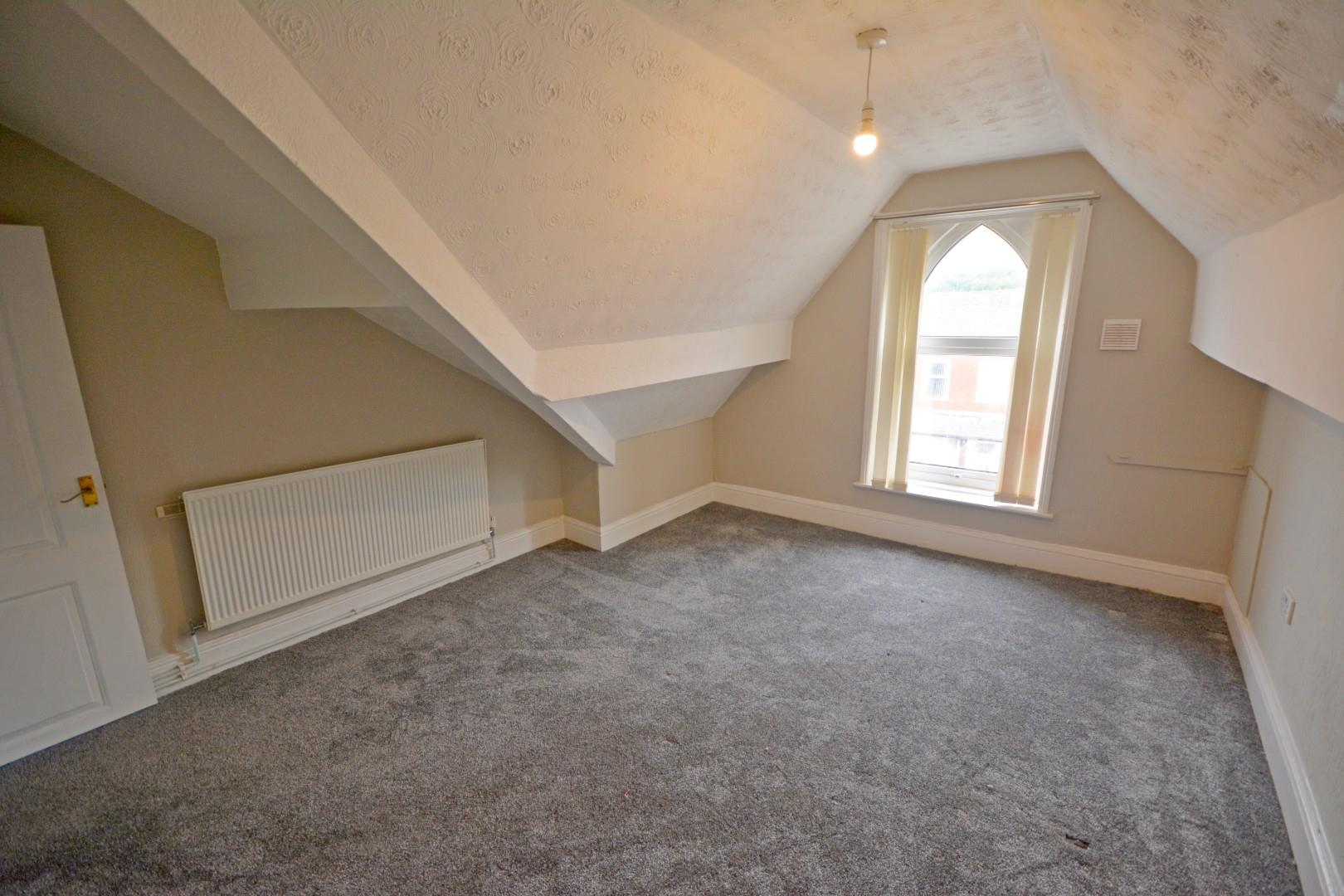 Flat Eastham Avenue in Bury