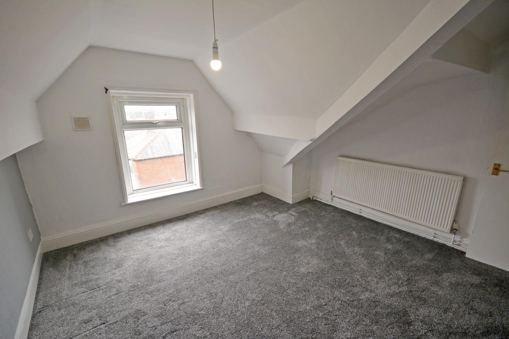 Flat Eastham Avenue in Bury