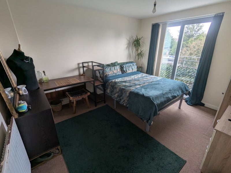 Room Falconwood Way in Manchester