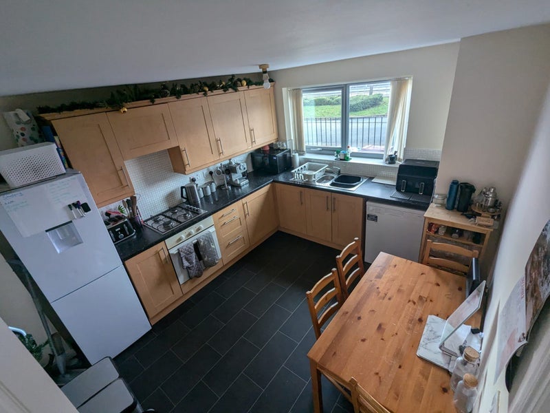 Room Falconwood Way in Manchester