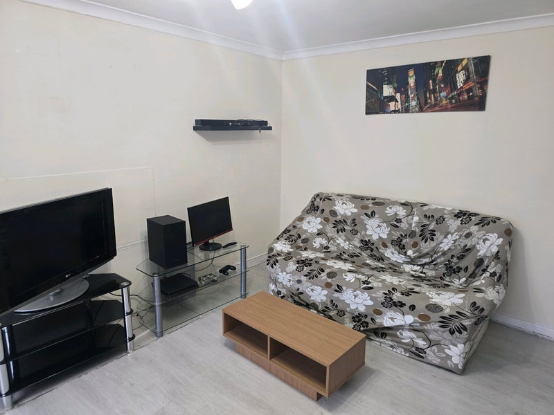 Room Clive Place in Cardiff