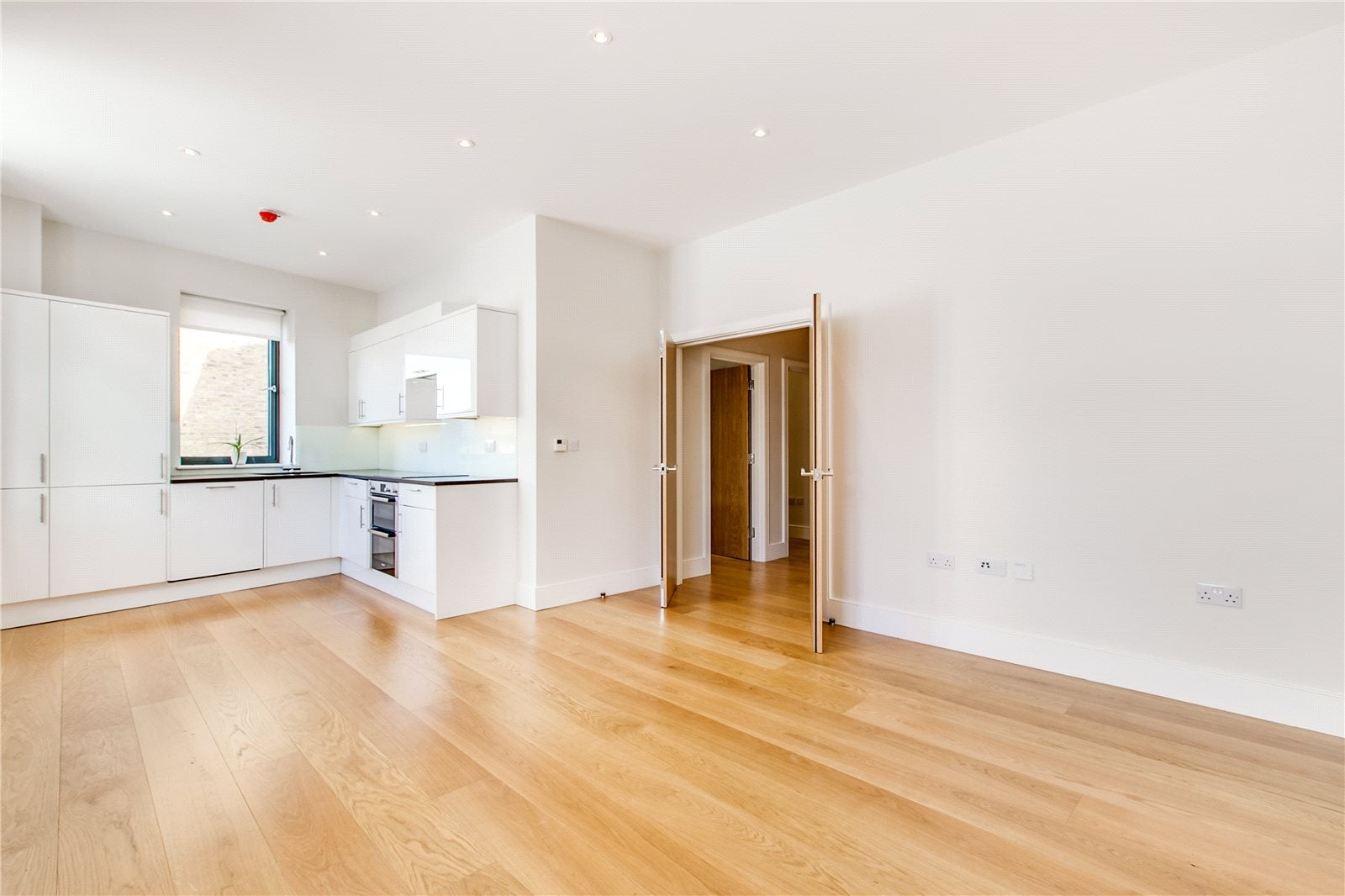Flat Askew Road in Greater London