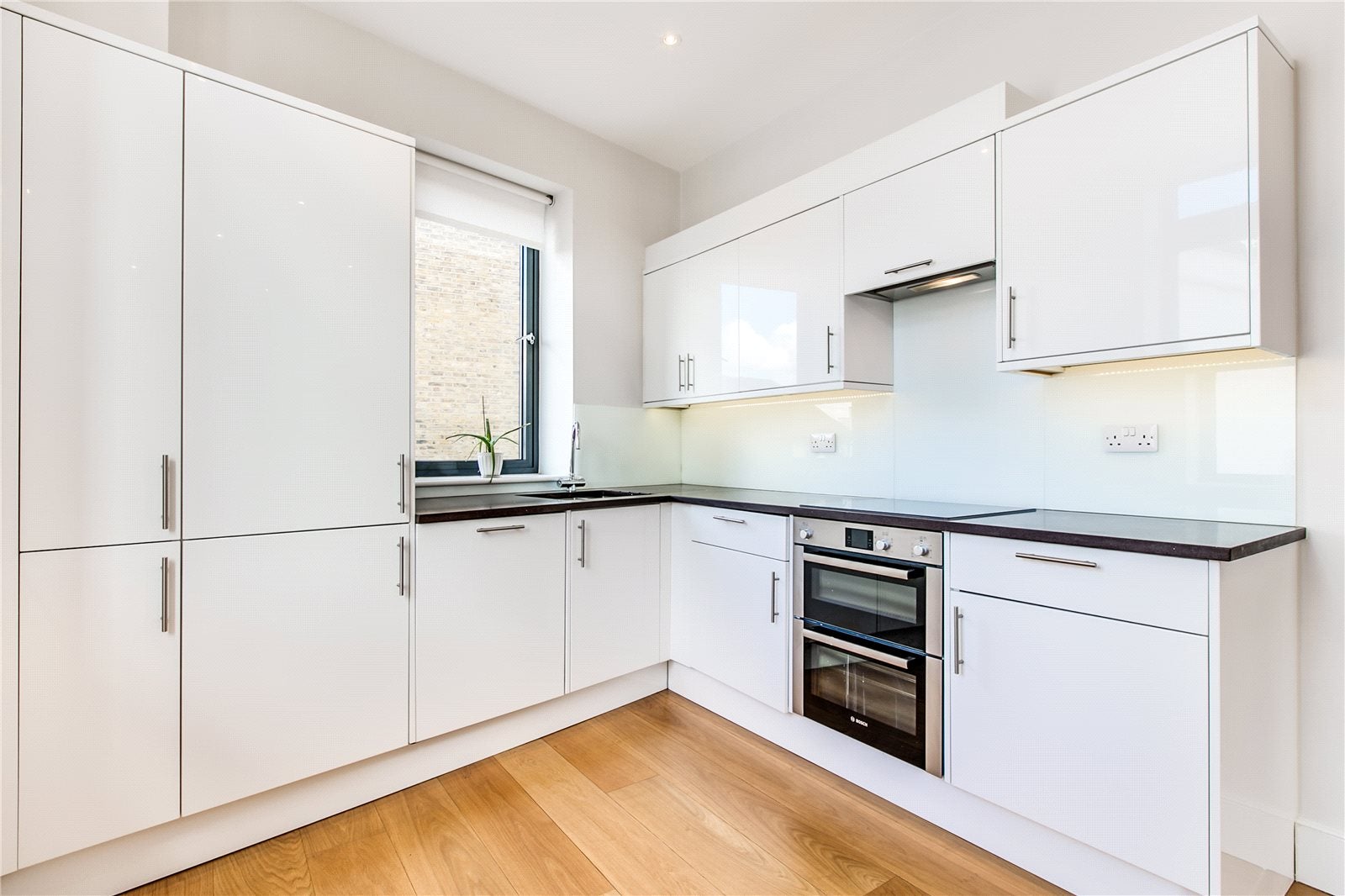 Flat Askew Road in Greater London