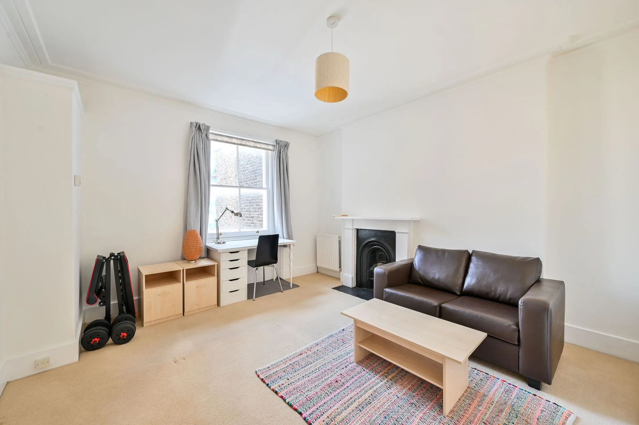House Courtfield Gardens in Greater London