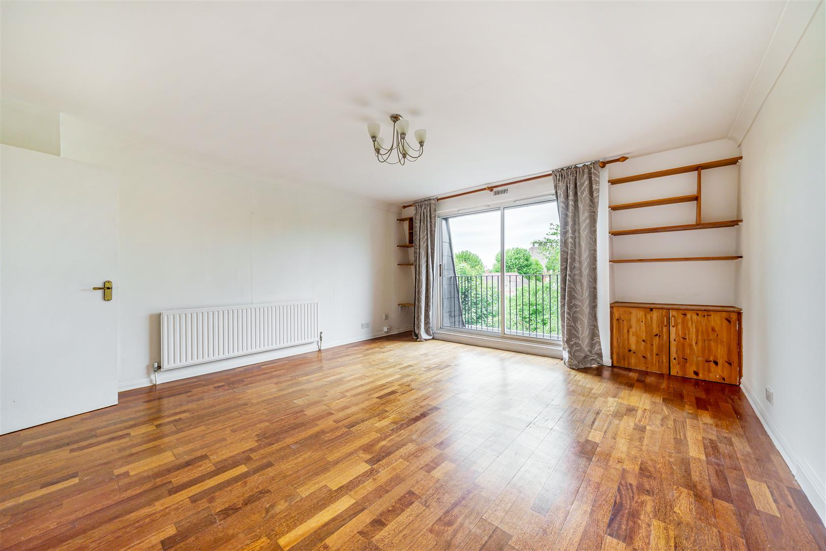 Flat Richmond Road in Greater London