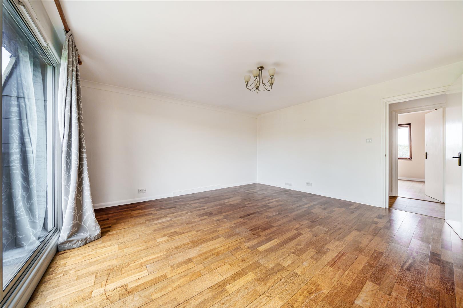 Flat Richmond Road in Greater London