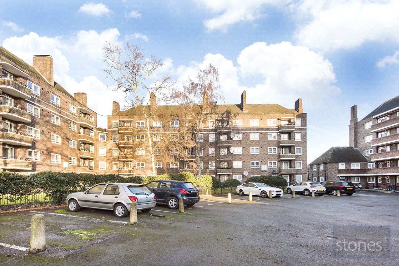 Flat Parkhill Road in Greater London