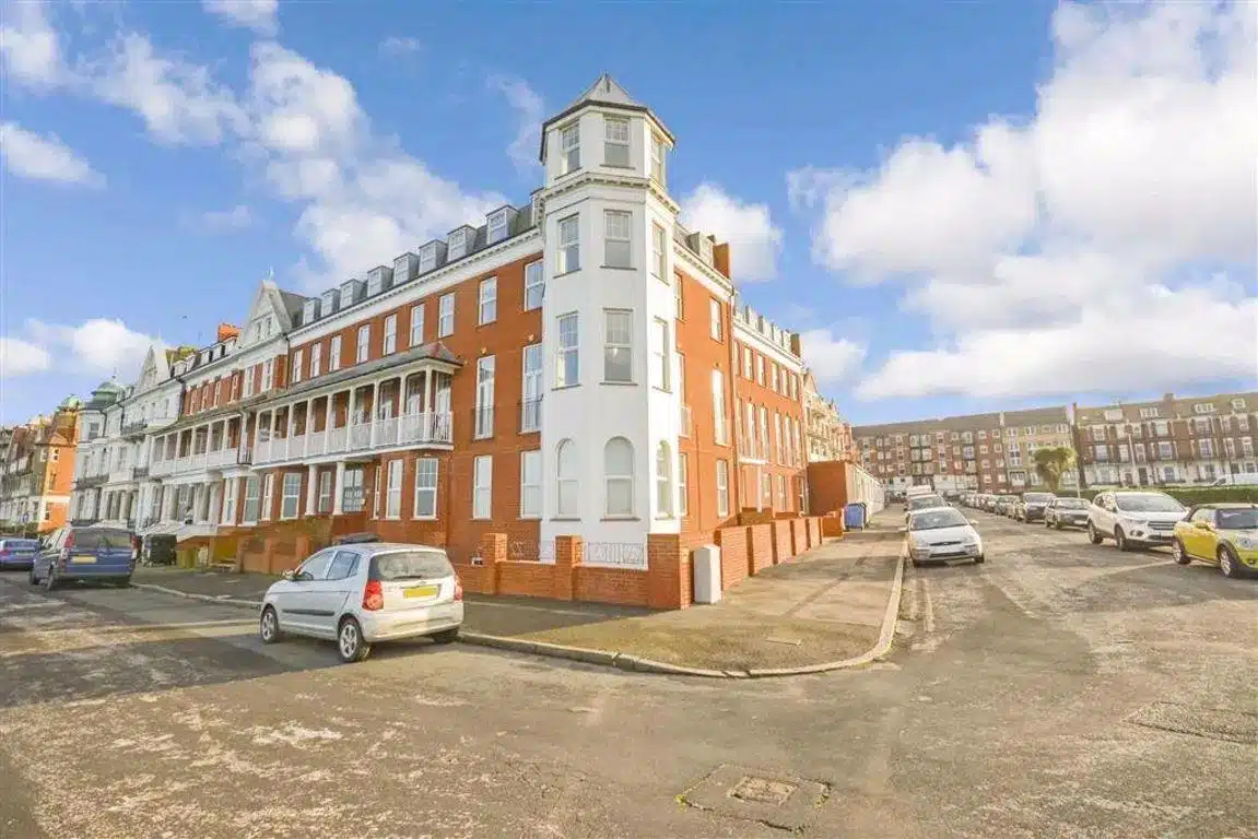 Flat Lewis Crescent in Margate