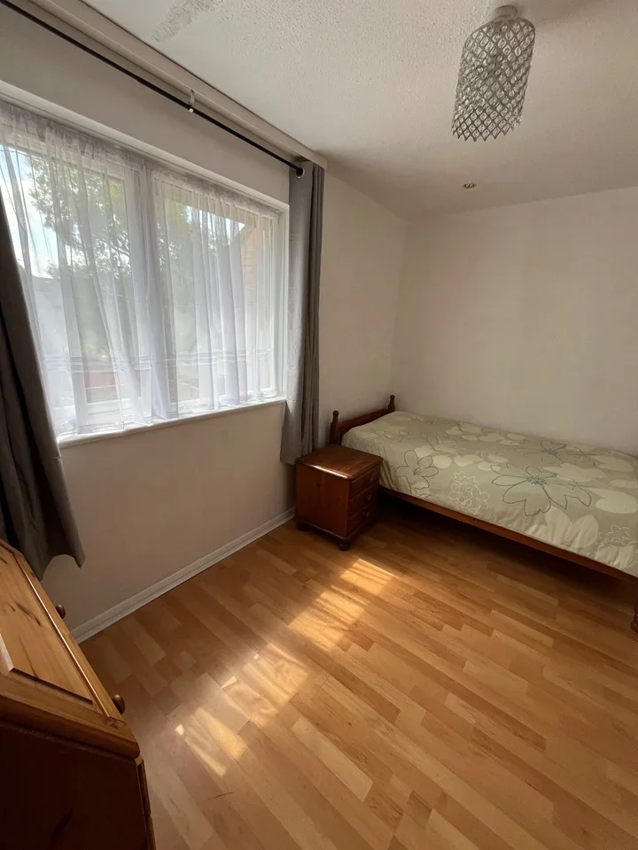 Room Cephas Street in Greater London