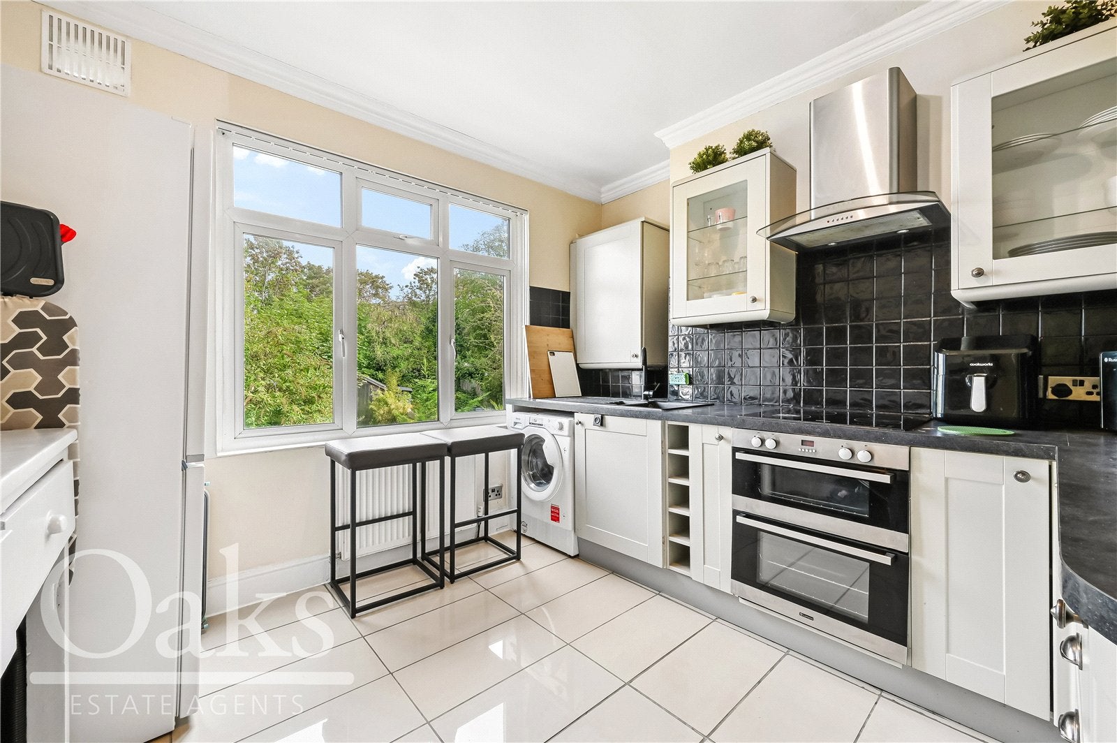 Flat Albert Road in Greater London
