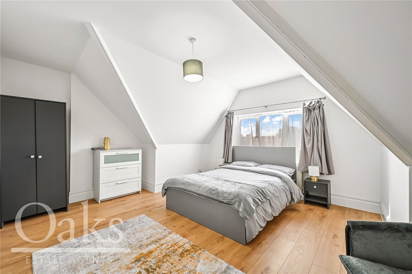 Flat Albert Road in Greater London