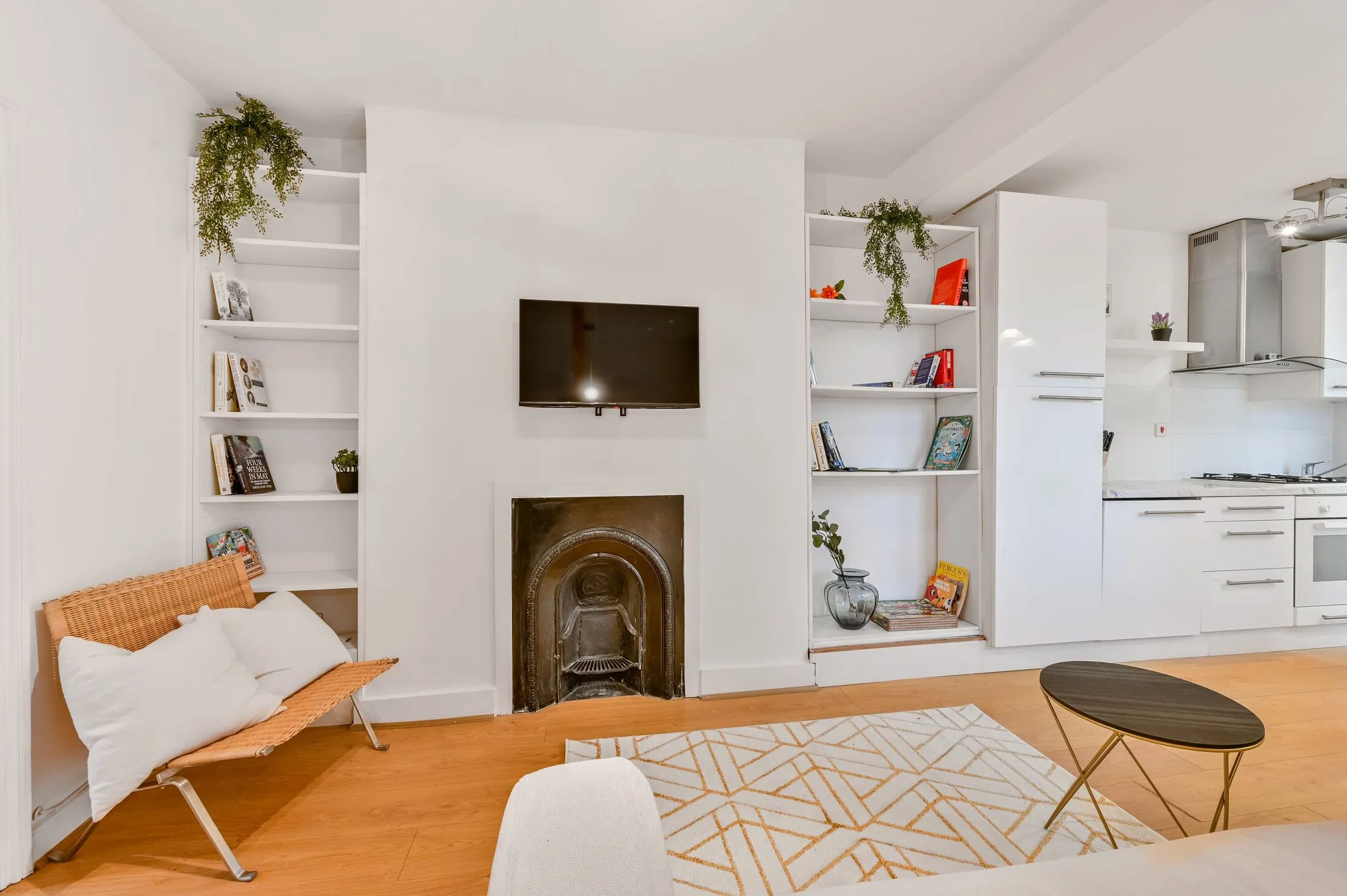 Flat Buckingham Road in Greater London