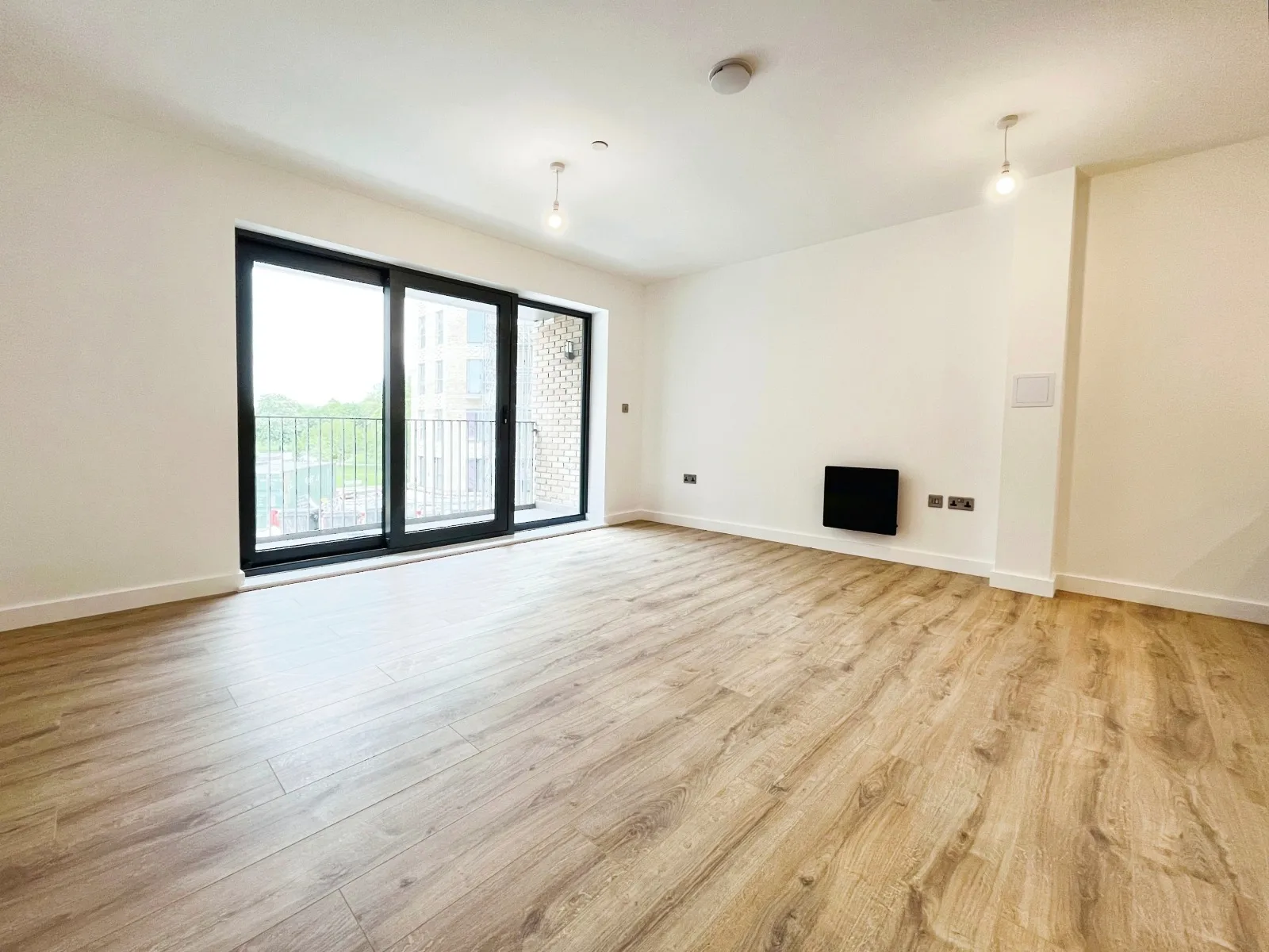 Flat Victoria Road in Ashford